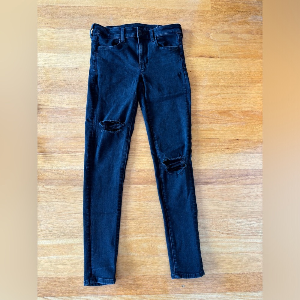 American Eagle Women’s Distressed “Jegging” Faded Black 6
